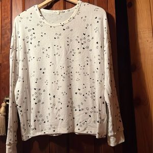 Z SUPPLY EUC BLACK HEARTS ON WHITE BACKGROUND SIZE L